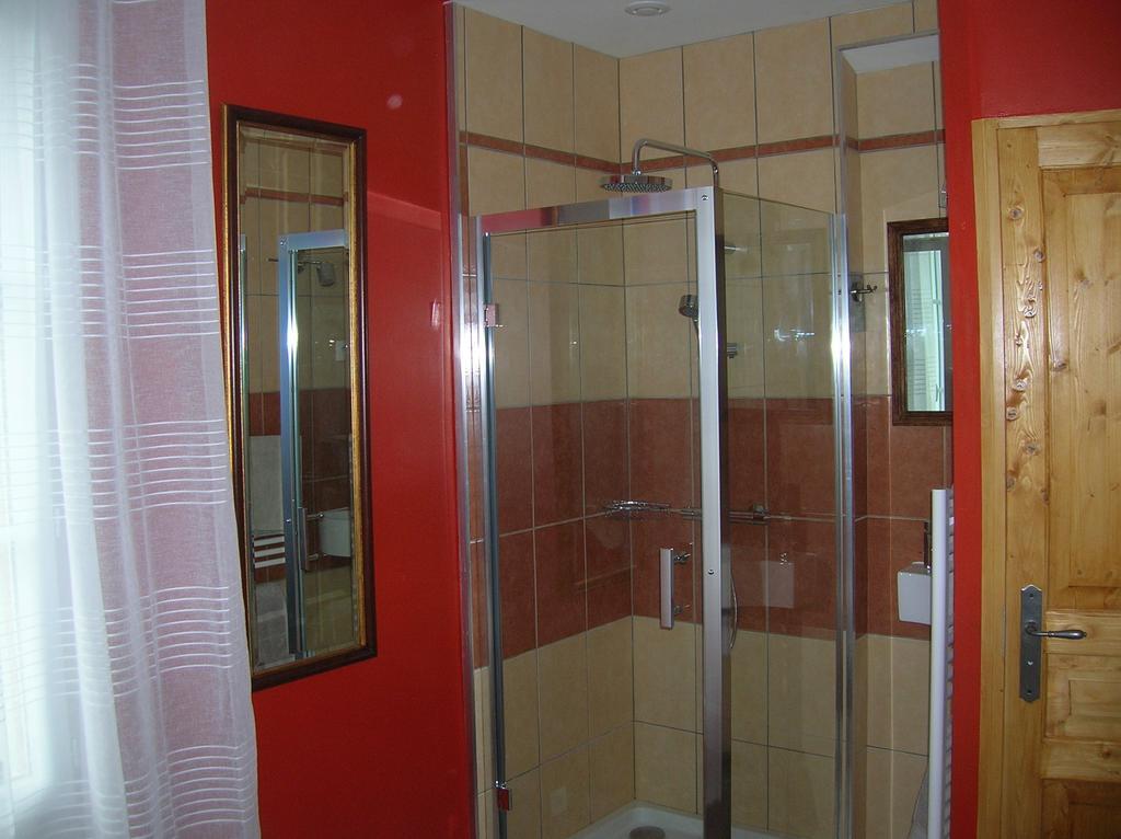 Le Petit Jardin Yoyo Hotel Monts Стая снимка